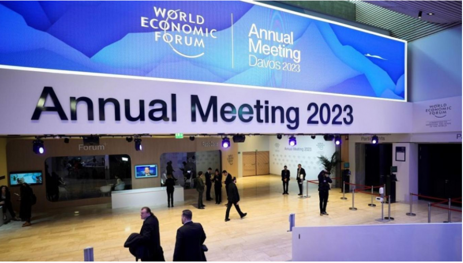 منتدى دافوس: خبراء واقتصاديون يحذّرون من ركود عالمي في 2023